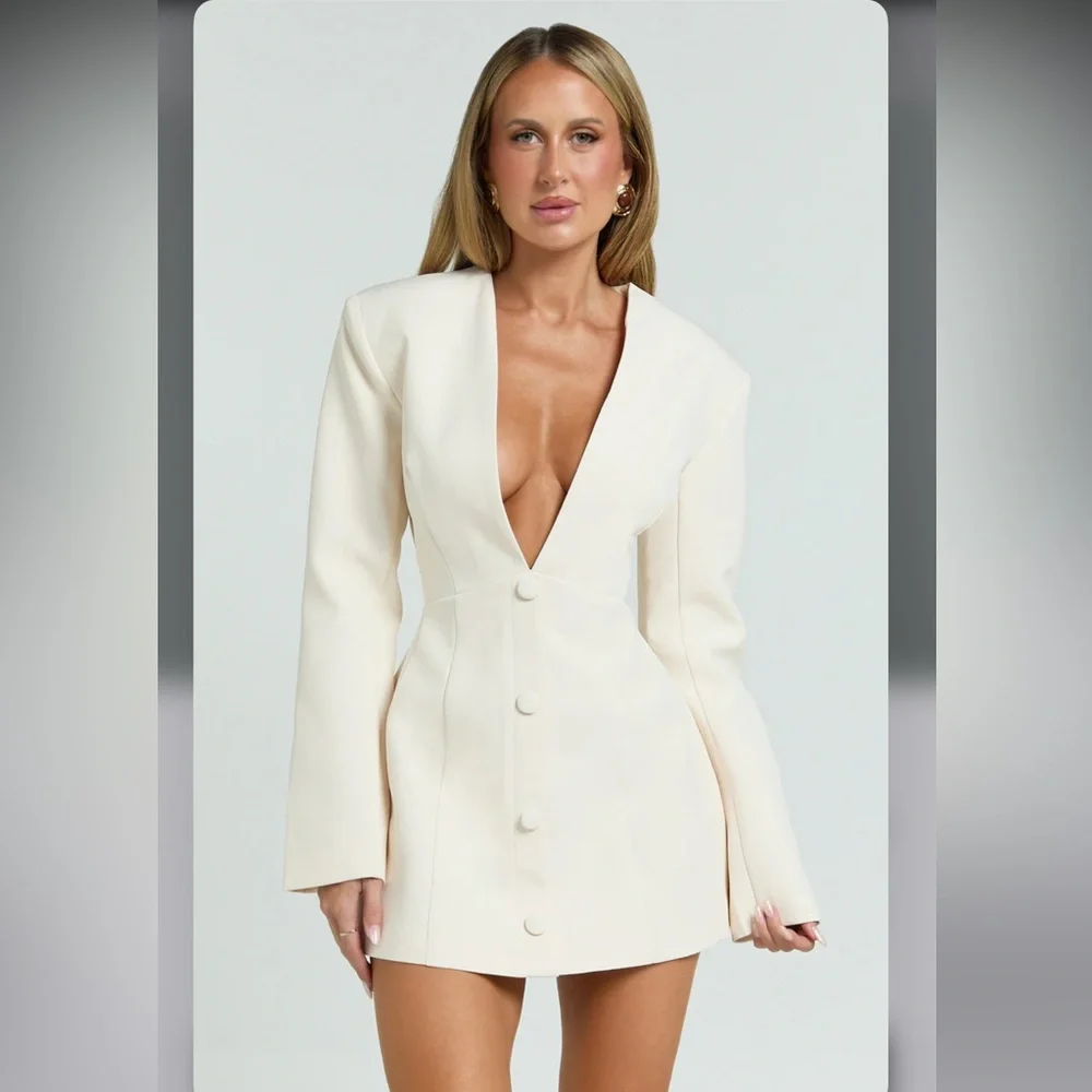 Showpo. NINETTE MINI DRESS
V Neck Tulip Hem Blazer Dress in Cream - Picture 3 of 8